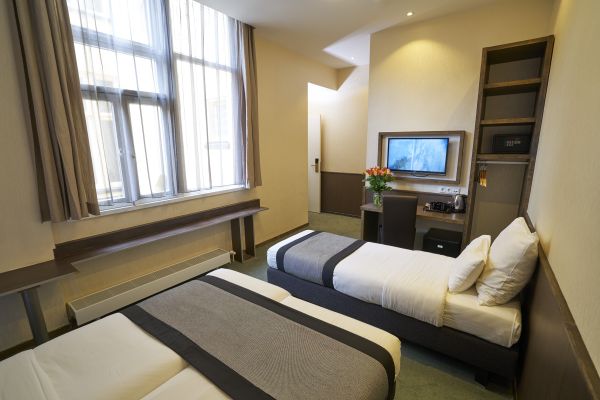Hotel The Bird (Amsterdam)